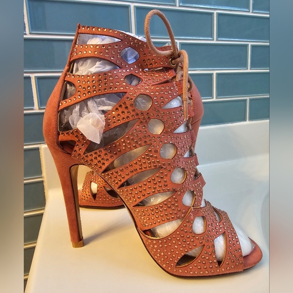 Jeweled heels sandal - Picture 9 of 10